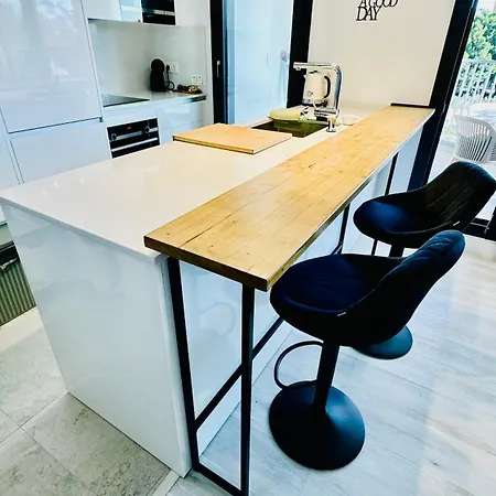 Tower Apartment *